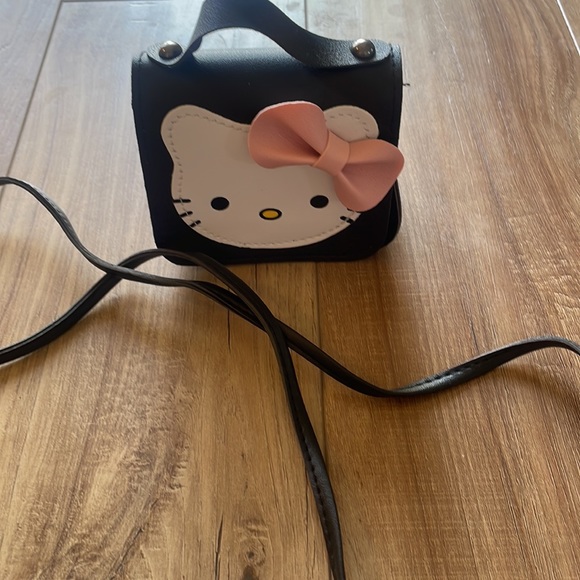 Hello Kitty Purse - Picture 9 of 9